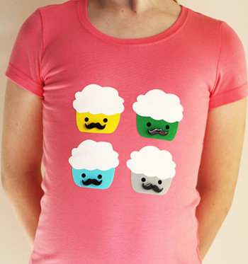 T-shirt met applicatie.